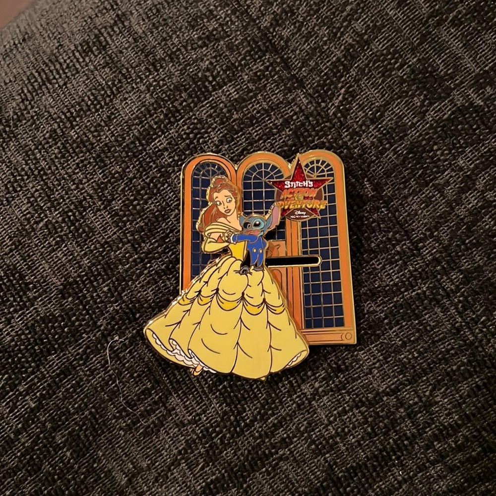 Disney Pin Stitch & Belle Dancing Action Adventure MGM Studios LE 1500
